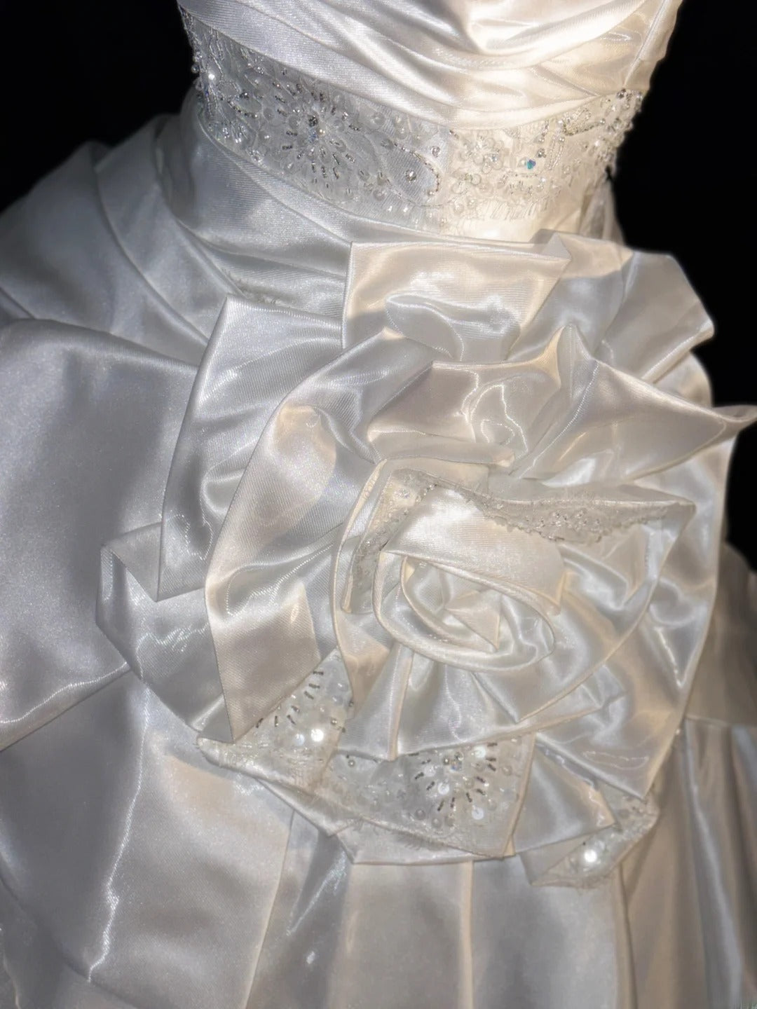 Ethereal Ball Gowns Strapless White Lace With Appliqued Lace Court Train Wedding Dresses RB3362