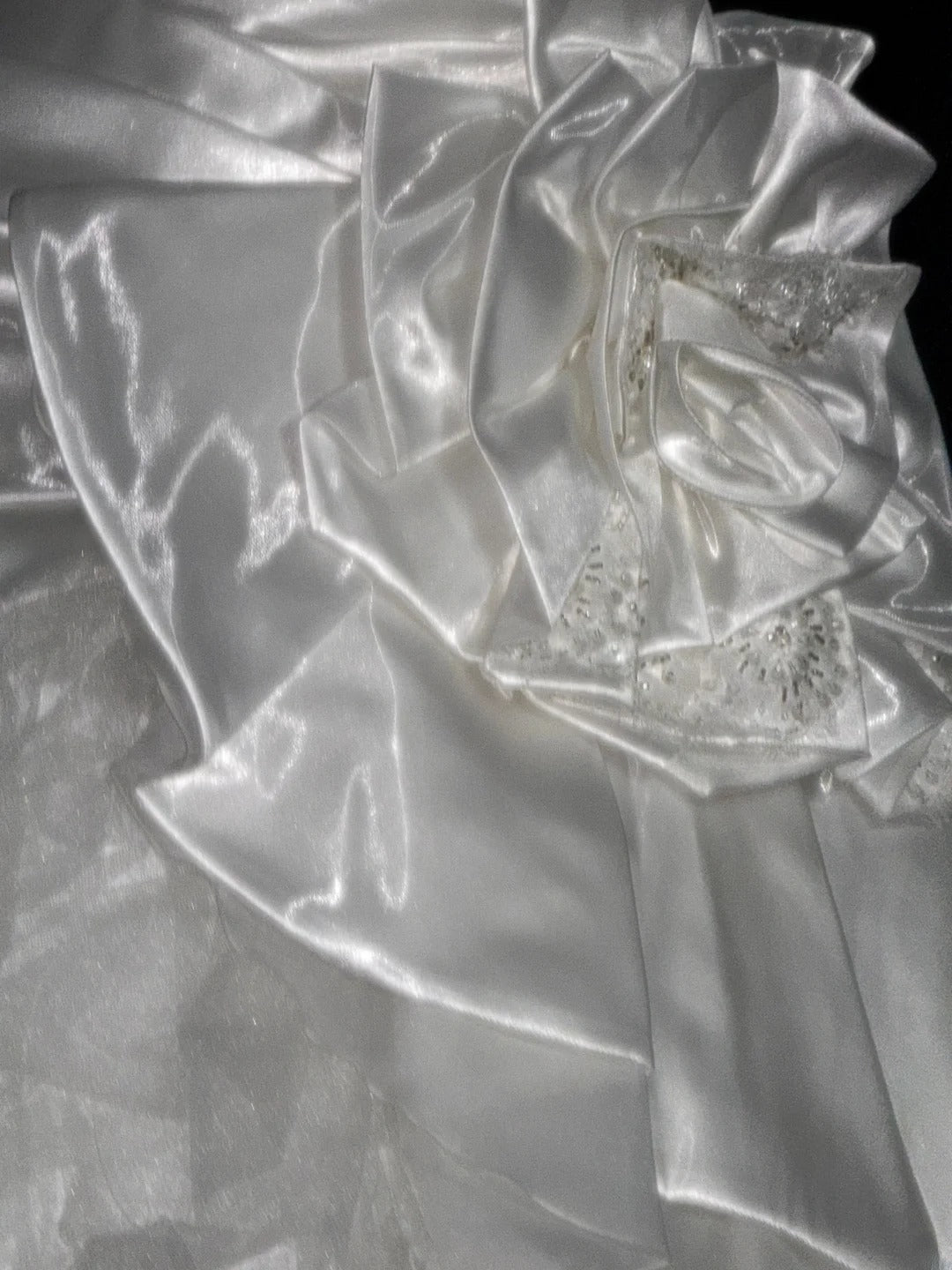 Ethereal Ball Gowns Strapless White Lace With Appliqued Lace Court Train Wedding Dresses RB3362