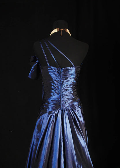 Robe de bal vintage années 90, coupe trapèze, une épaule, satin bleu marine orné de perles, robe de soirée longue AS021