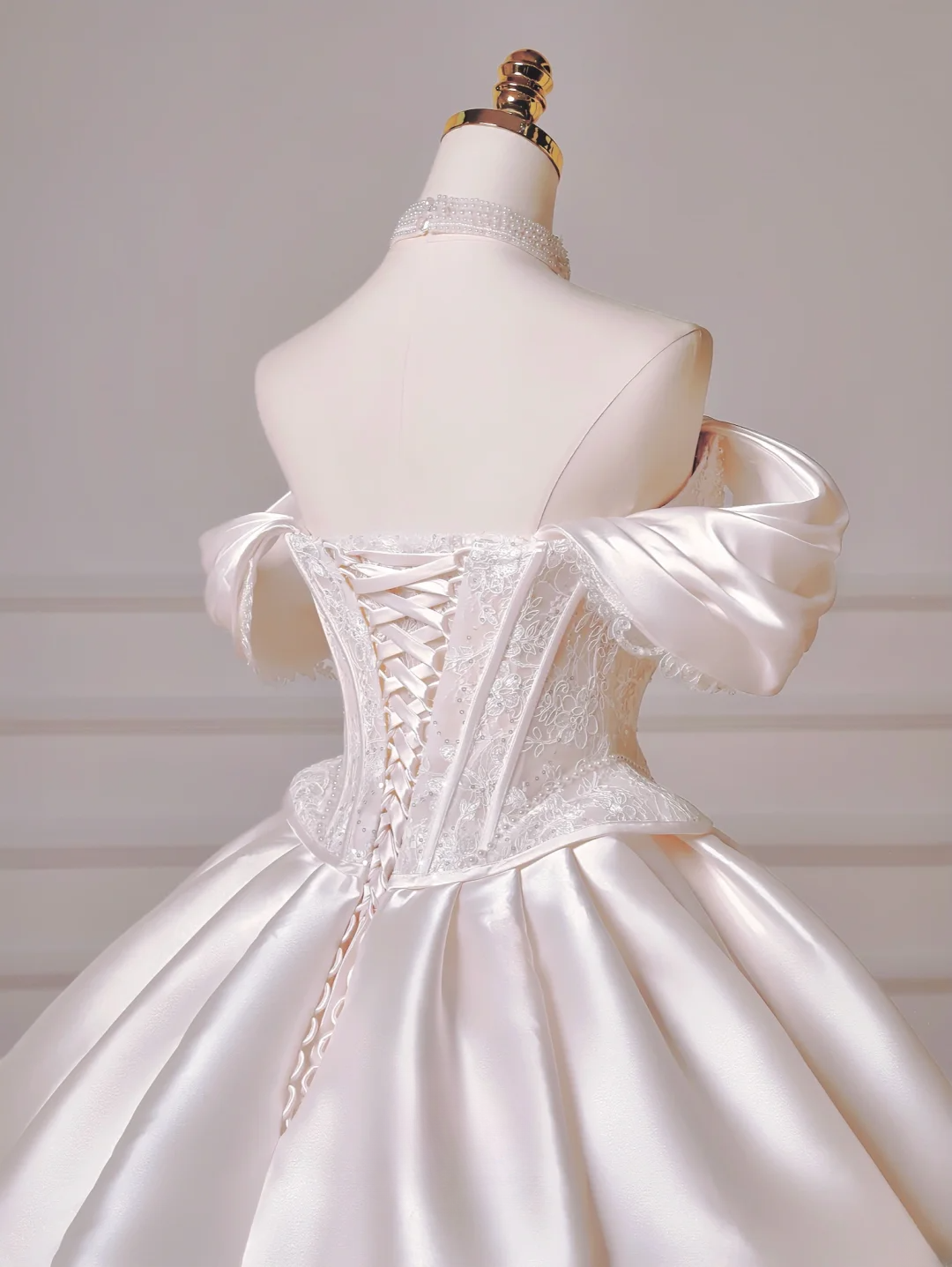Robe de mariée longue de princesse, robe de bal, décolleté cœur, plissée en satin, manches amovibles, robe de mariée blanche AQ022