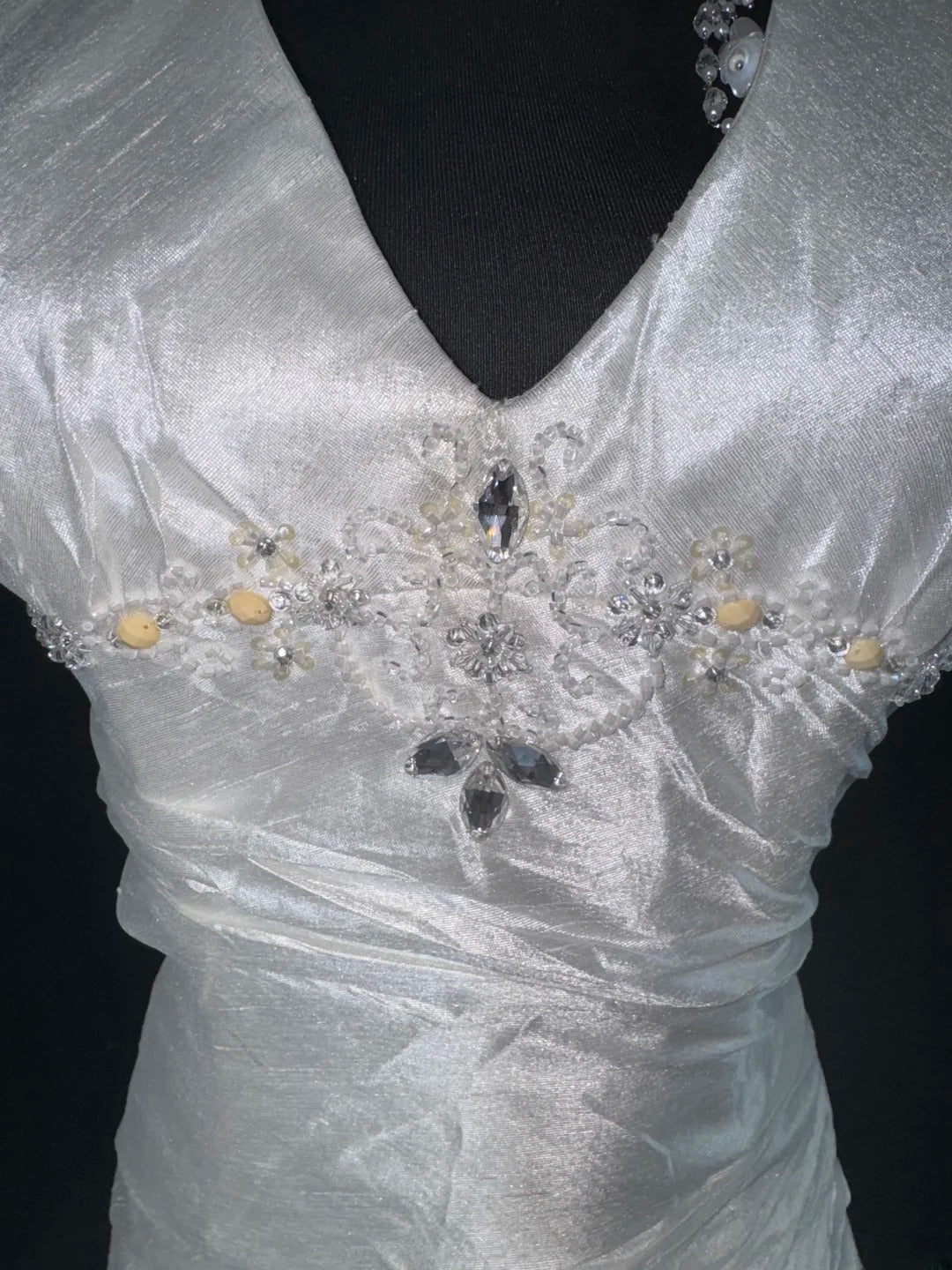 Robe de mariée sirène intemporelle pour femme, dos nu, sans manches, en taffetas blanc à volants plissés et perles, longue, style vintage années 1920, AS022