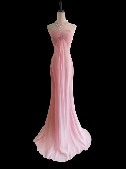 Klassisches, ärmelloses, langes Meerjungfrauen-Abendkleid aus rosa Chiffon mit Neckholder – perfekt für den Schulabschlussball oder als Abendgarderobe AS024