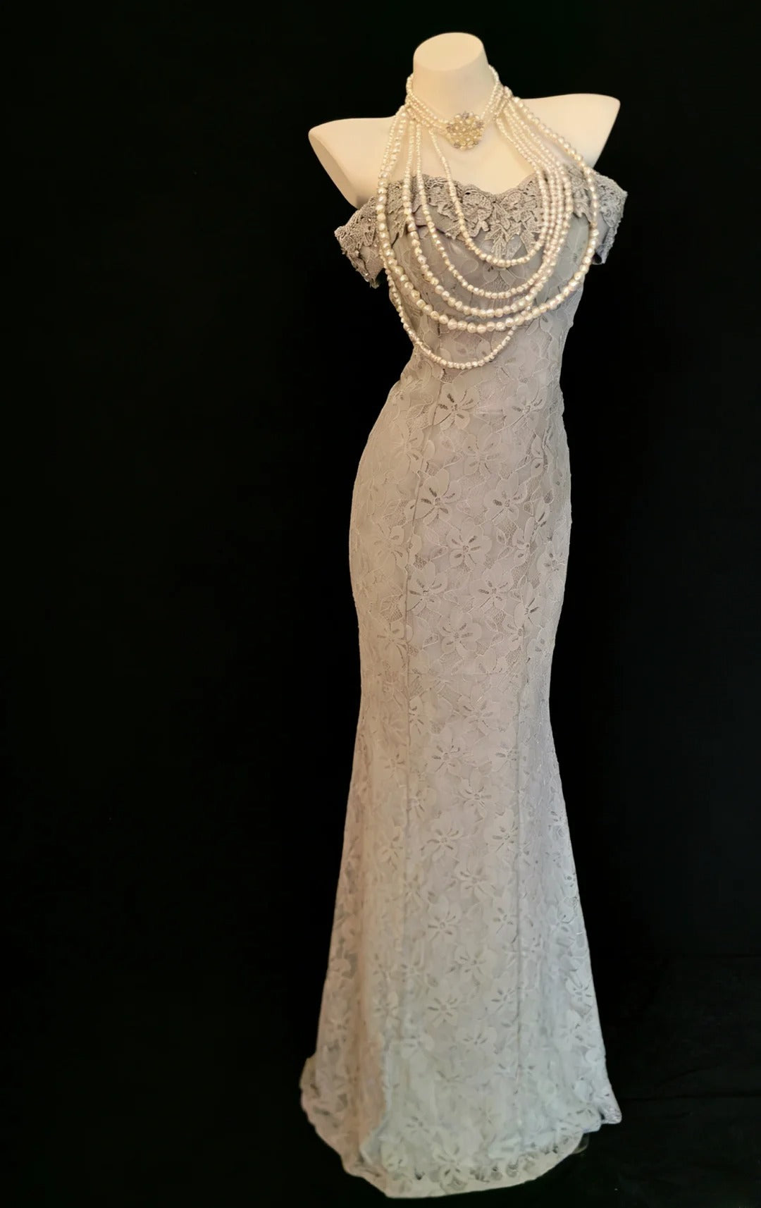 Vintage Meerjungfrauenkleid aus grauer Spitze im 90er-Jahre-Stil mit schulterfreiem Ausschnitt – langes Partykleid, Ballkleid oder Kleid zum 20. Geburtstag AS025