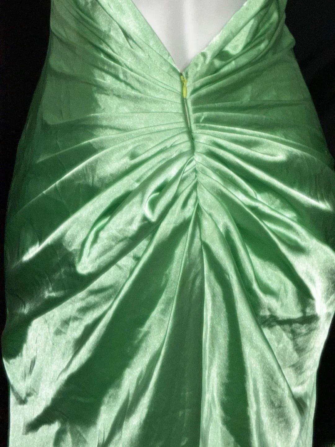 Modest Prom Dresses Mermaid V Neck Green Backless With Ruffles Satin Long Evening Formal Outfits RB3367