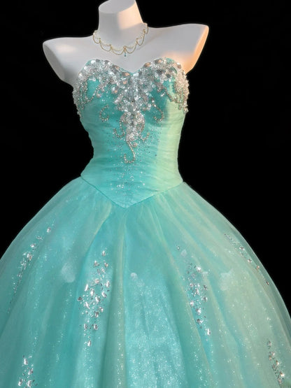 Niedliches ballförmiges trägerloses blaues Tüllkleid mit silbernen Perlen, langes Quinceanera-Kleid Vestido de 15 de Cenicienta RB3369