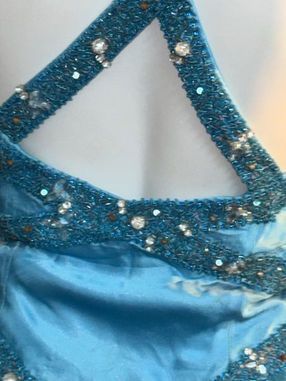 Robes de bal modestes sirène col en V licou en satin bleu avec perles cristaux longues tenues de soirée formelles RB3370
