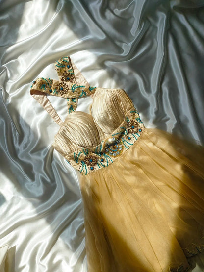 Robe de bal vintage trapèze en tulle champagne à col en V, courte, idéale pour un 16e anniversaire, un bal de promo ou une soirée cocktail (AS029)