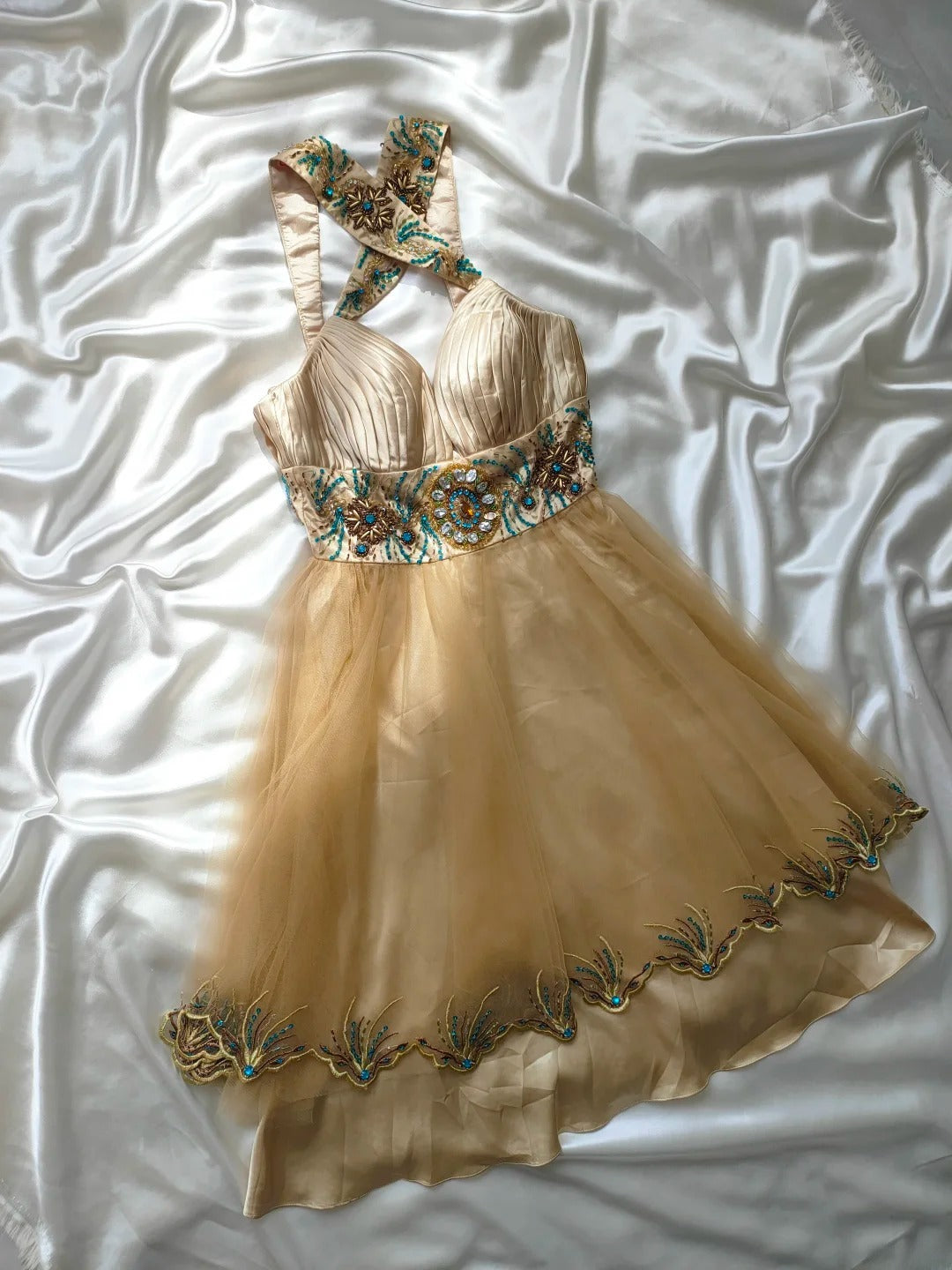 Robe de bal vintage trapèze en tulle champagne à col en V, courte, idéale pour un 16e anniversaire, un bal de promo ou une soirée cocktail (AS029)