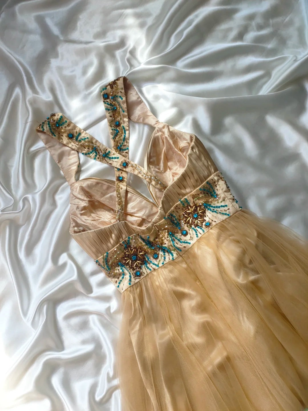 Robe de bal vintage trapèze en tulle champagne à col en V, courte, idéale pour un 16e anniversaire, un bal de promo ou une soirée cocktail (AS029)