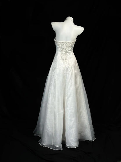 Classy Prom Dresses Ball Gown Strapless White Tulle Sleeveless With Lace Evening Dress Formal Outfits RB5840
