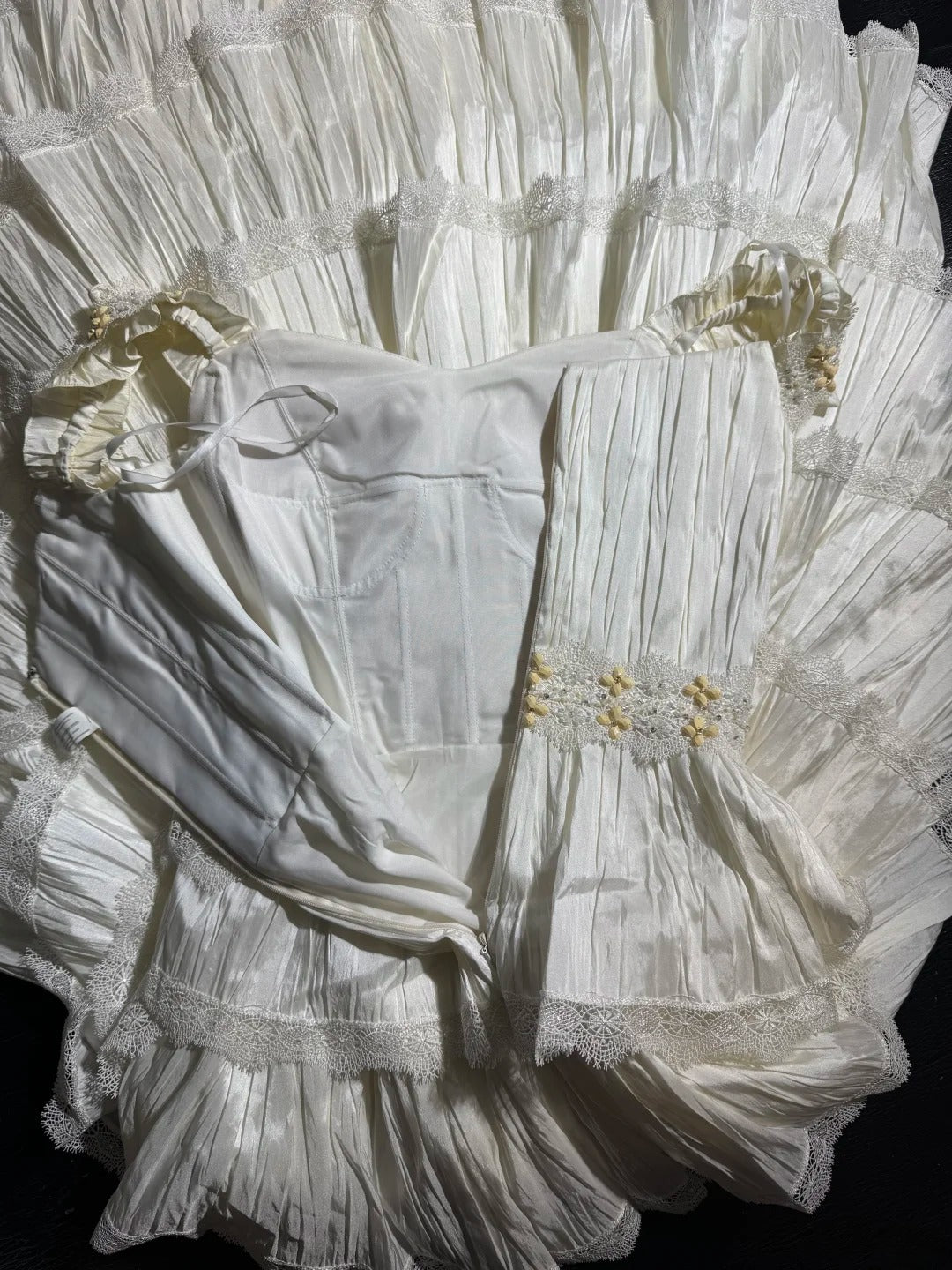 Timeless Women's A Line Strapless Sleeveless White Lace Tiered Satin Long Vintage Fitted 1920s Wedding Dresses AS031