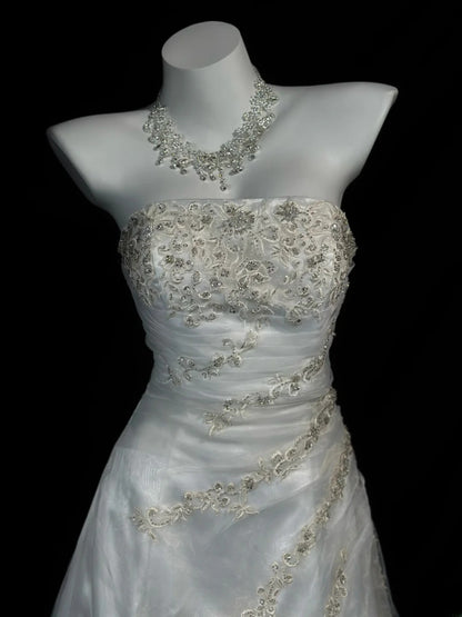 Classy Prom Dresses Ball Gown Strapless White Tulle Sleeveless With Lace Evening Dress Formal Outfits RB5840