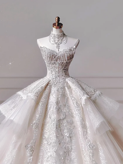Romantisches langes Brautkleid im Ballkleid-Stil mit Herzausschnitt, aus Tüll und Spitze, plissiert, mit langen Ärmeln, Modell AQ032
