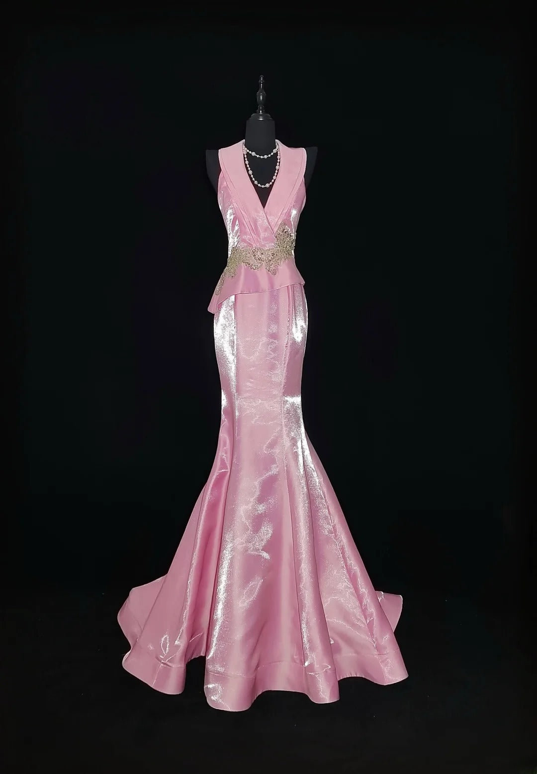Vintage Meerjungfrauen-Abendkleid aus den 1950er Jahren, rosa mit goldener Spitze, ärmellos, V-Ausschnitt, für Abschlussball, High School, AS033