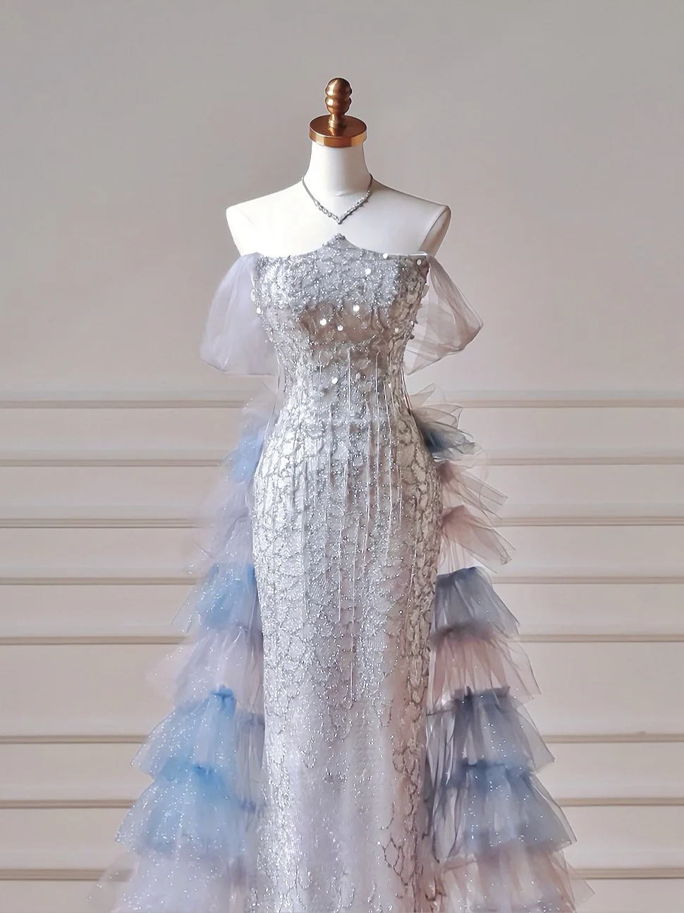 Robe de bal scintillante sirène bustier bleue à franges plissées - Inspiration robe de soirée longue et élégante pour adolescentes et lycéennes AQ033