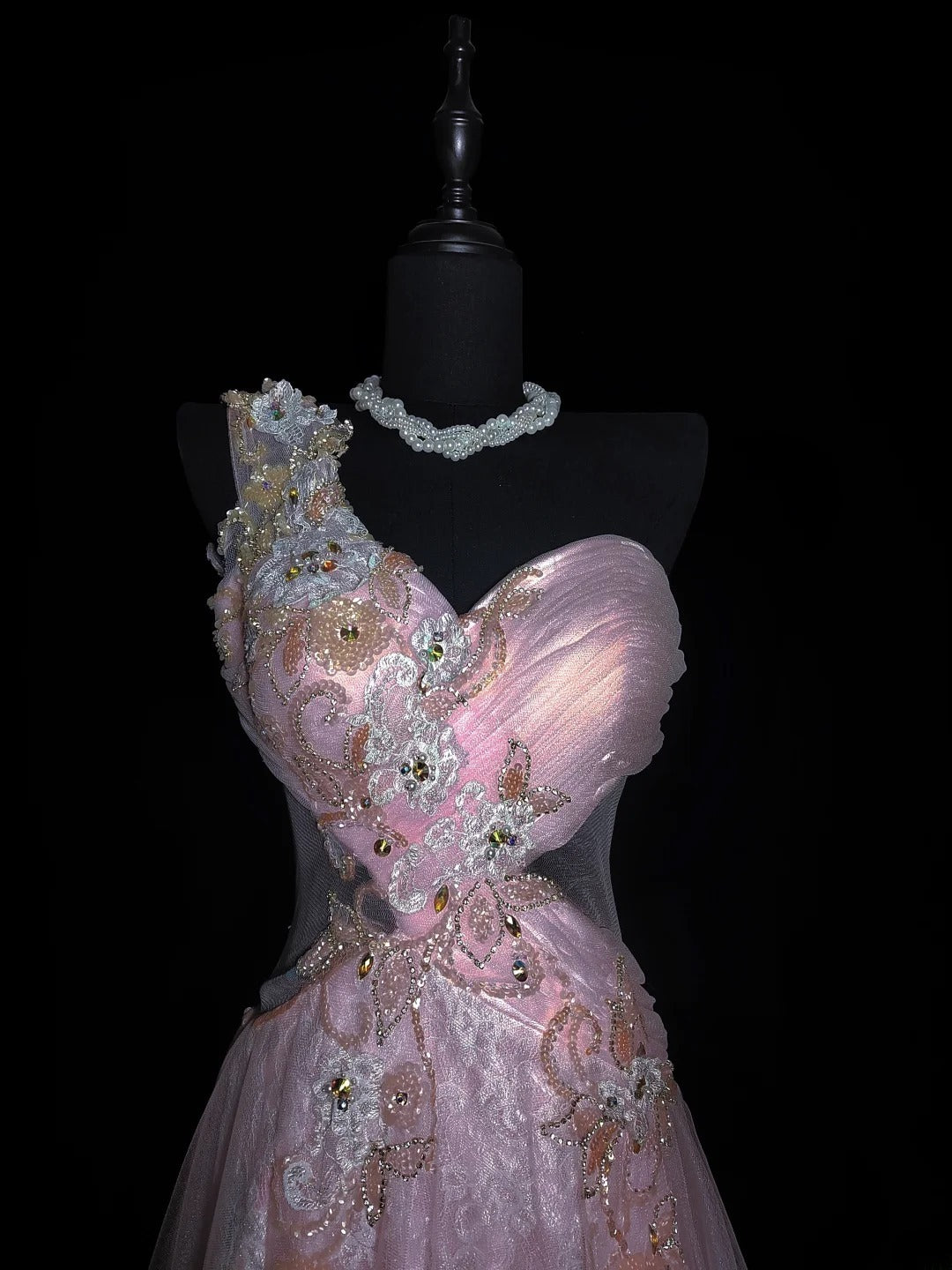 Elegantes A-Linien-Abendkleid aus altfliederfarbenem Tüll mit Applikationen, One-Shoulder-Schulterkleid, ideal für Highschool-Mädchen, Abschlussball oder Schulball (AS035)