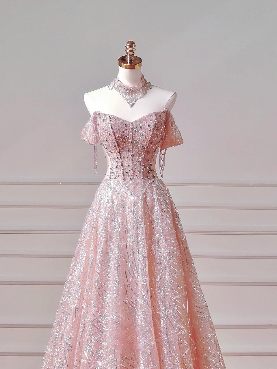Elegantes, schulterfreies, pinkes Pailletten-Korsettkleid mit Korsett-Ausschnitt – ein beeindruckendes, langes Abendkleid für Teenager und Mädchen (AQ036)