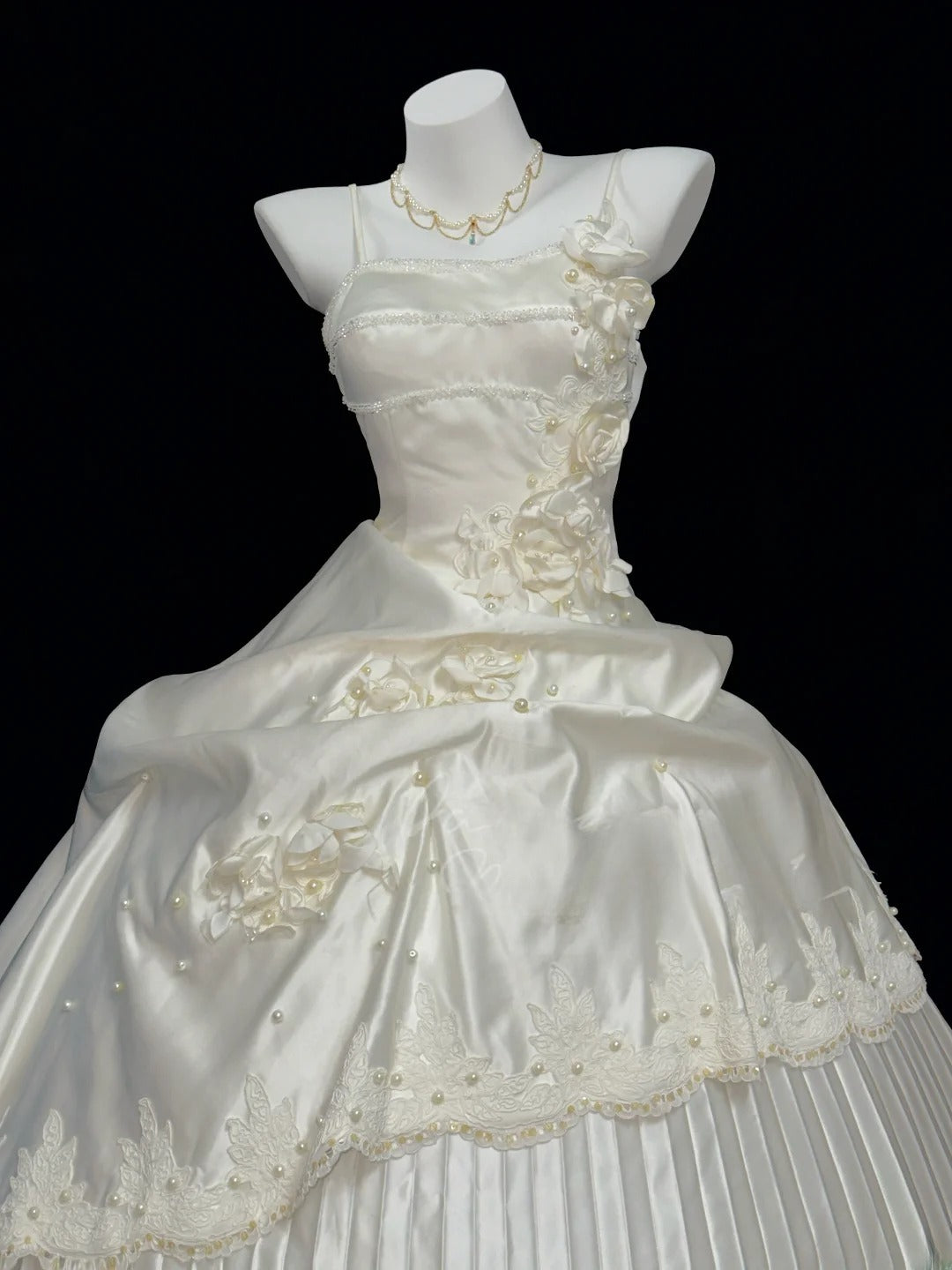 Vintage Ball Gown Spaghetti Strap Satin With Ruffles Sleeveless White Lace Long Wedding Dresses RB3443
