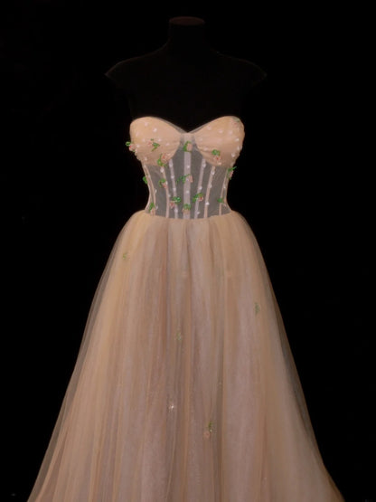 Elegantes, schlichtes Ballkleid mit Herzausschnitt aus Tüll in Rosa – ein beeindruckendes, langes Abendkleid für festliche Anlässe (SA039).