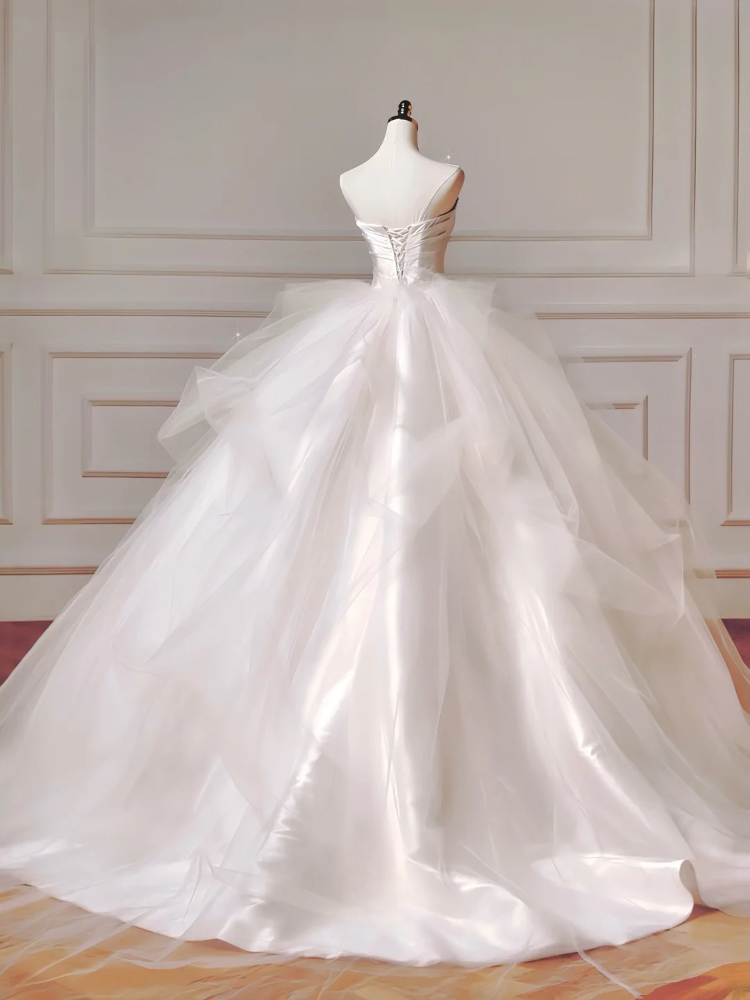 Princess Long Wedding Gowns Ball Gown Strapless Satin For Bride With Beads Train Bridal Dresses AQ039