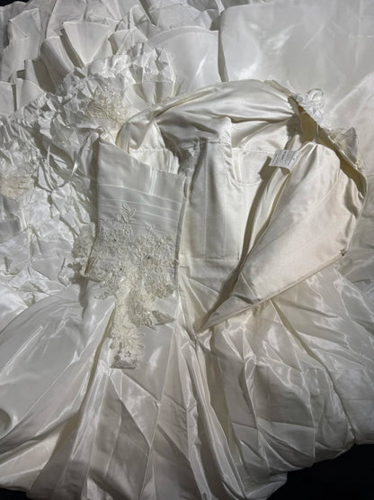 Robe de bal pour femme, asymétrique, sans manches, blanche, en dentelle à volants, satin, longue, style vintage années 70, cintrée, AS039