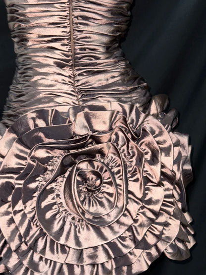 Hübsche Etui-Süße-Herzausschnitt Braune Bodycon Mini Abschlusskleider Kurz mit Rüschen Inspo Senior Homecoming Outfits RB3445