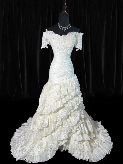 Robe de mariée bohème sirène à épaules dénudées et manches courtes en dentelle blanche à volants, longue et cintrée, style années 1920 (AS041)