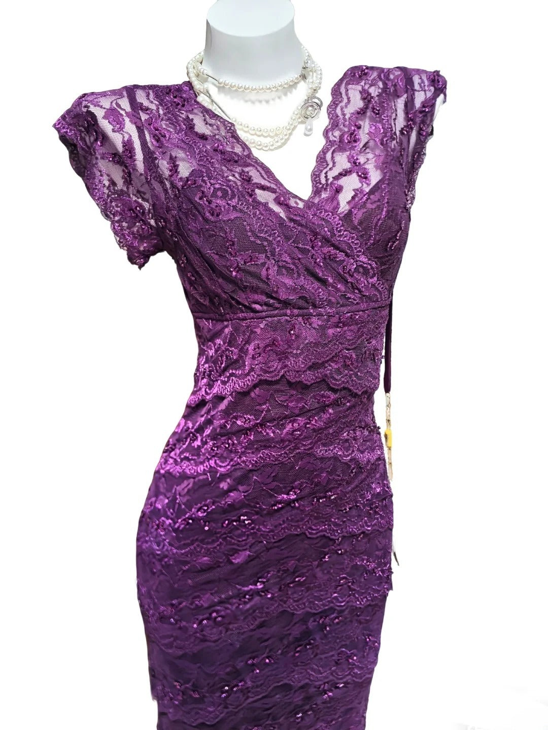 Robe fourreau sexy sans manches à col en V et dentelle raisin pour femme, idéale pour le bal de fin d'année, les soirées lycéennes ou les 21 ans (AS042)