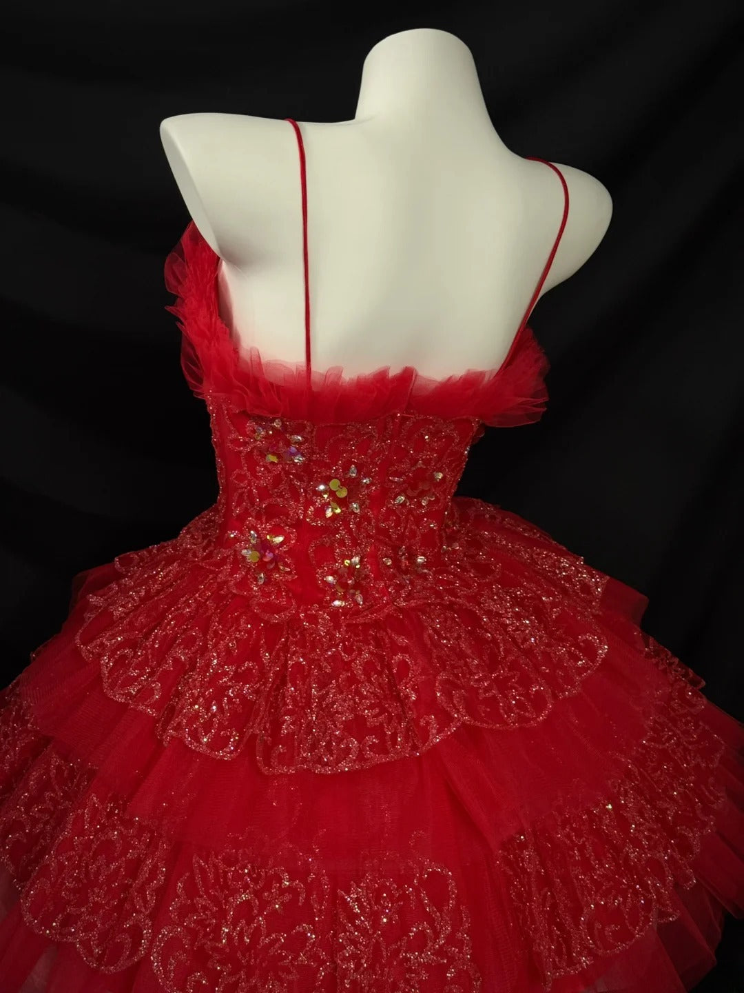 Hübsches Ballkleid Spaghettiträger Rot Tüll Mini Abschlusskleider Kurz Mit Rüschen Inspo Senior Homecoming Outfits RB3446