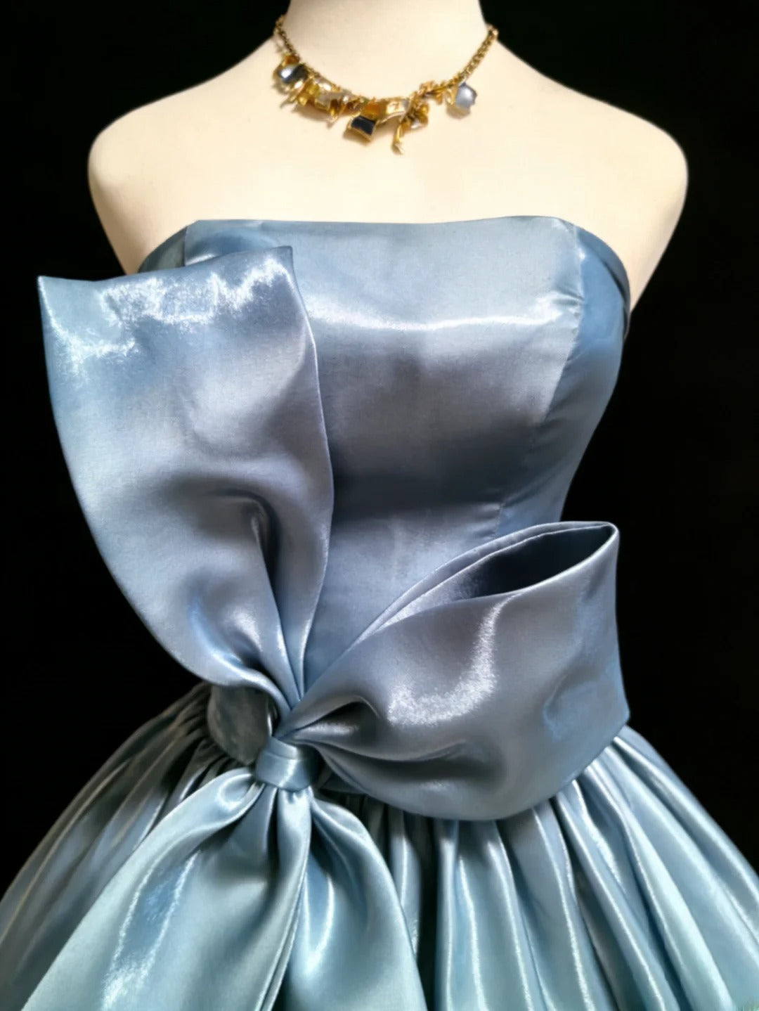 Niedliches, trägerloses, ärmelloses, blaues Ballkleid mit Schleife, langes Kleid für Quinceañera, Sweet 15 und 16 Geburtstag, AS045