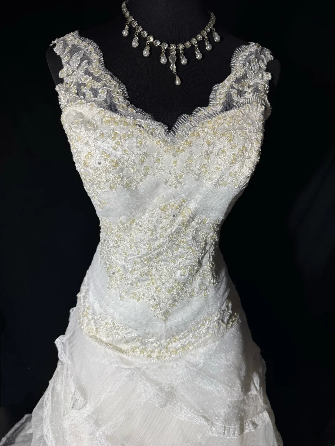 Robe de mariée longue et rustique style années 70, robe de bal unique à col en V, style bohème, avec dentelle, coupe ajustée, tailles petites et grandes (AS046)