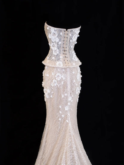 Romantisches Brautkleid im Meerjungfrauenstil mit Herzausschnitt, Spitze und Pailletten, weiß, auch in kleinen/großen Größen erhältlich, SA047