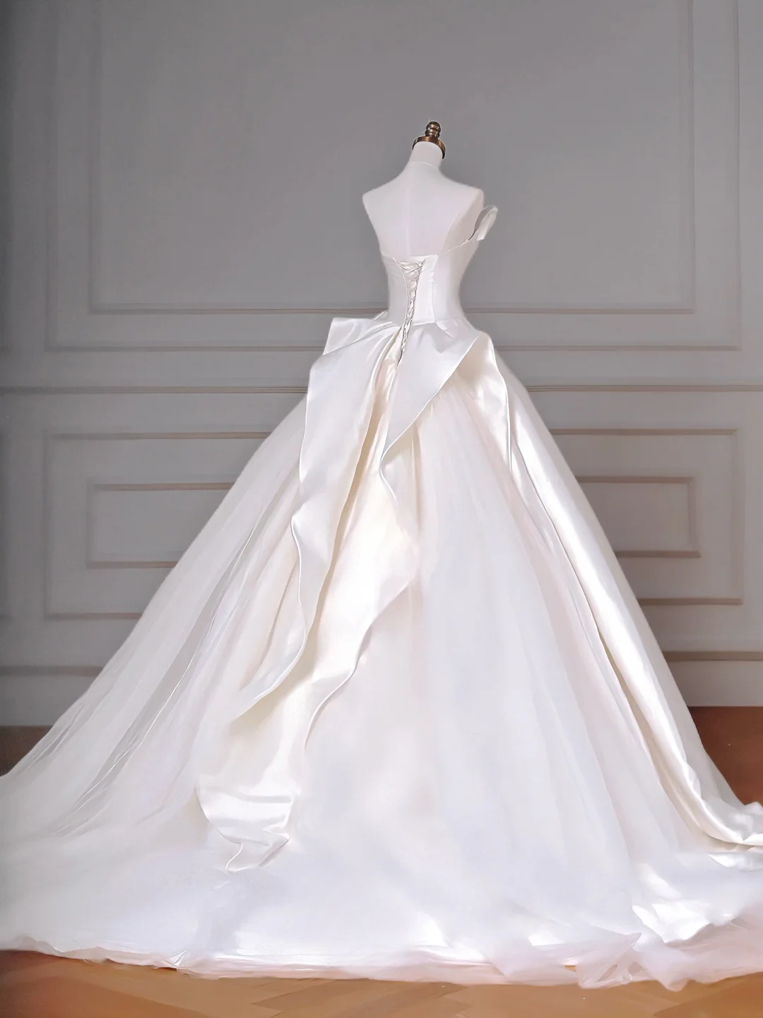 Timeless Wedding Dresses Ball Gown Strapless Satin Tulle Pleated Brides Dress Style For Brides With Pleated Corset Fitted Long Bridal Gowns AQ048