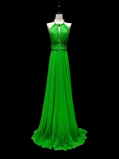 Robe de soirée longue en mousseline verte, dos nu plissé, coupe trapèze, style modeste. Inspiration pour bal de fin d'année AS051