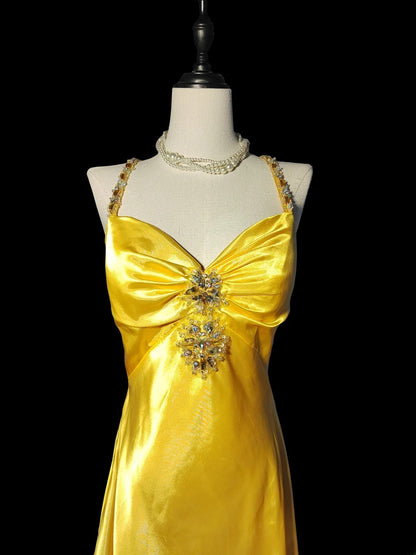 Robe de bal longue classique sirène jaune à bretelles spaghetti et dos nu, sans manches, en satin, pour la remise des diplômes de fin d'études secondaires (AS052)