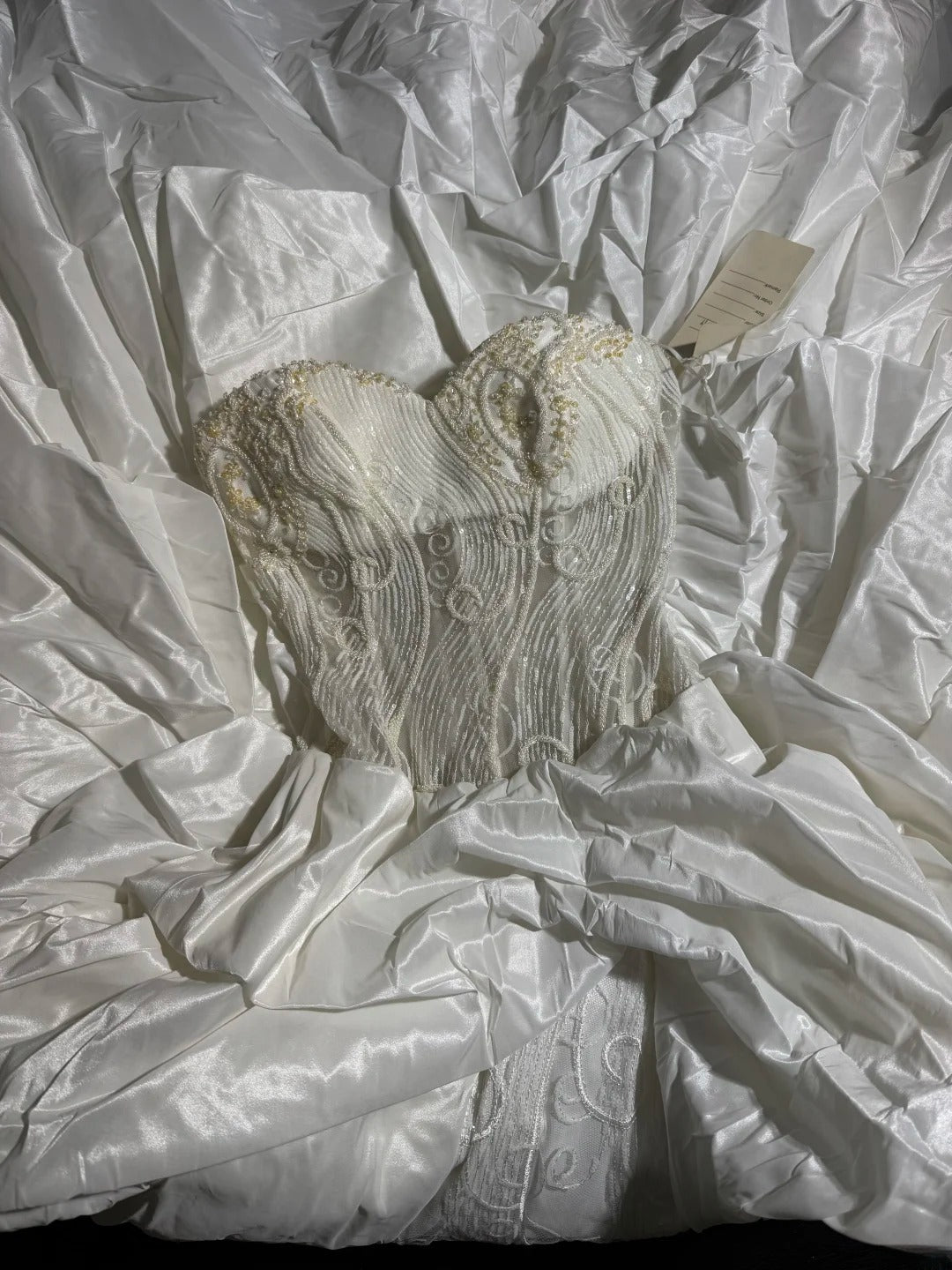 Vintage langes Brautkleid im Stil der 1960er Jahre, Ballkleid mit Herzausschnitt, Satin mit plissierter Schleppe, weißes Brautkleid AS052