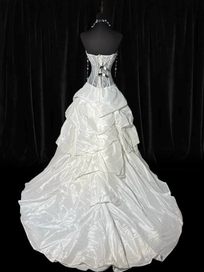 Vintage langes Brautkleid im Stil der 1960er Jahre, Ballkleid mit Herzausschnitt, Satin mit plissierter Schleppe, weißes Brautkleid AS052