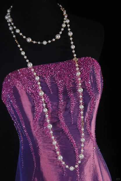 Vintage Meerjungfrauen-Abendkleid aus traubenfarbenem Taft mit Perlen im eleganten 50er-Jahre-Retro-Stil, perfekt für Geburtstage, Abendessen oder Abschlussbälle (AS053)