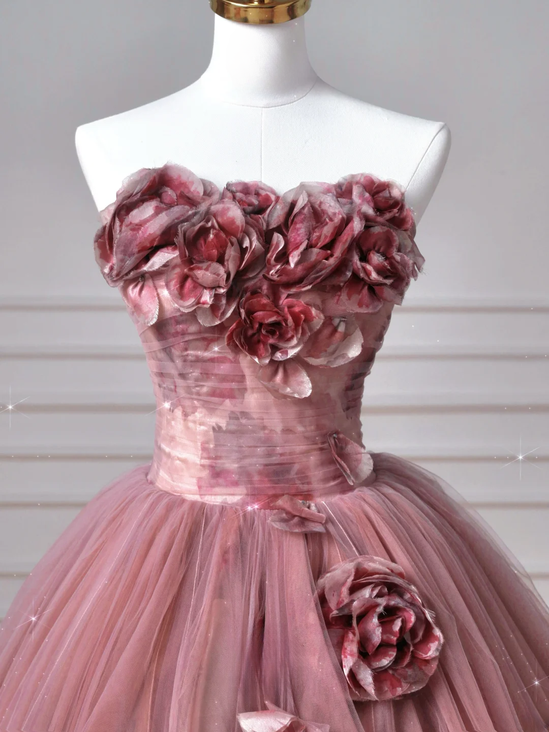 Robe de bal de fin d'année modeste pour lycéennes - Inspiration robe de bal bustier rose à fleurs, semi-formelle, longue, AQ053