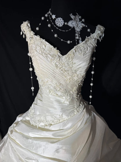 Vintage langes Brautkleid im Stil der 1960er Jahre, Ballkleid mit V-Ausschnitt, gestuft mit plissierter Spitzenschleppe, weißes Brautkleid AS054