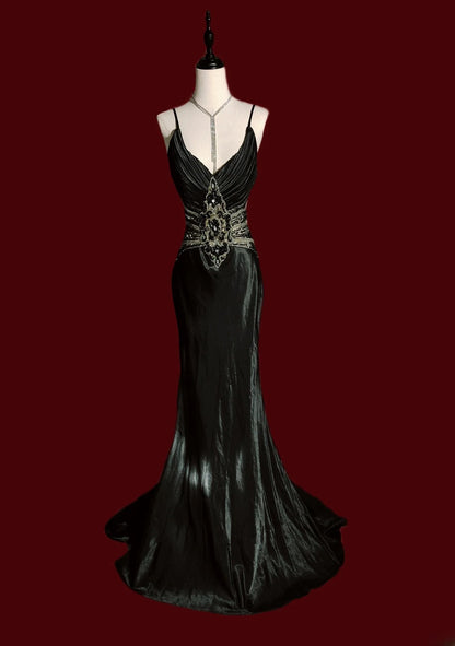 Robe de soirée longue noire à bretelles spaghetti, plissée et ornée de perles, style sirène, inspiration pour bal de fin d'année AS054