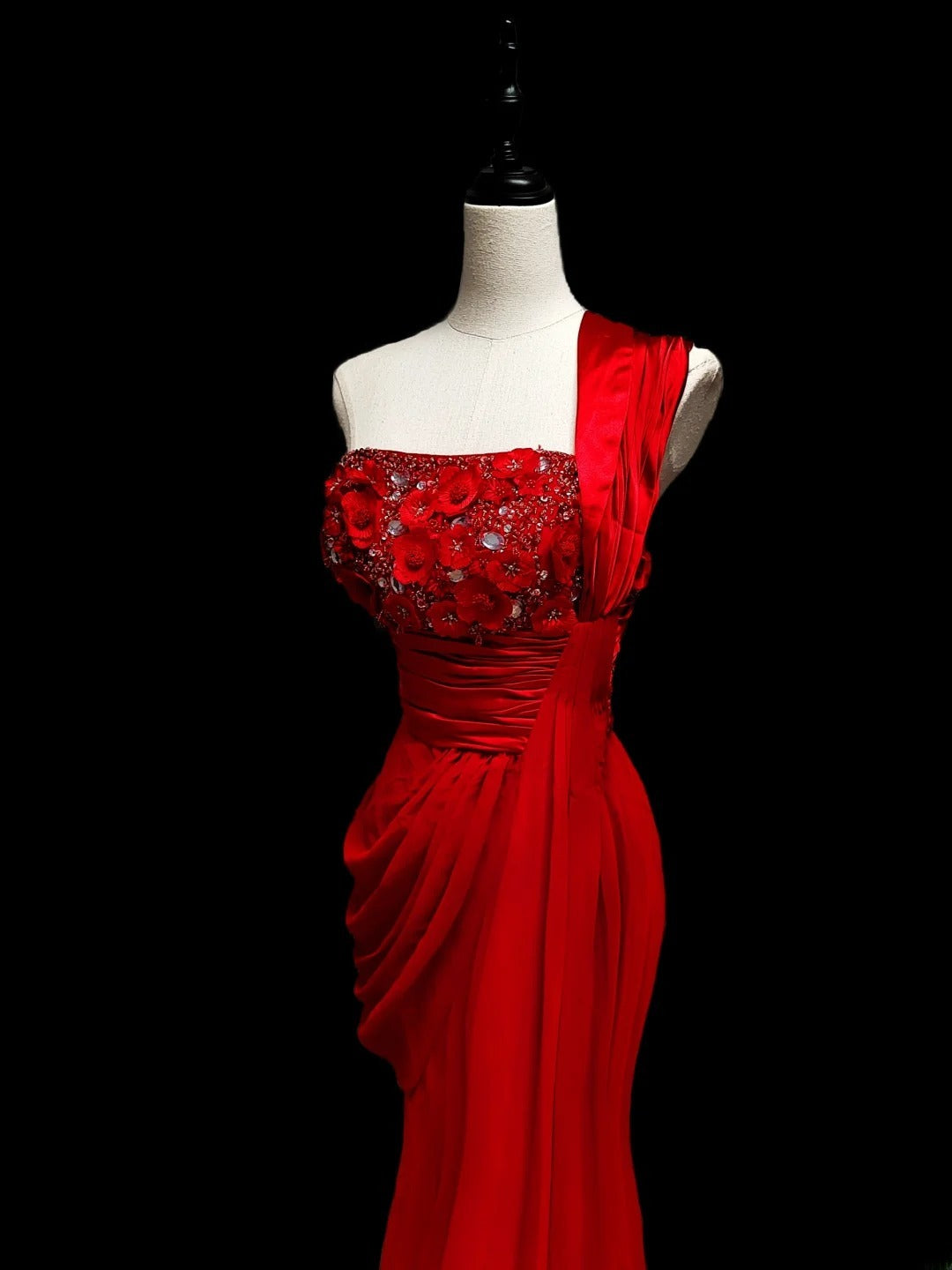 Robe de bal longue sirène classique à une épaule en mousseline rouge à volants, tenue de soirée pour la remise des diplômes de fin d'études secondaires AS057