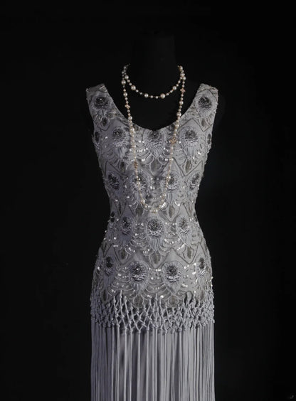 Vintage Etuikleid mit V-Ausschnitt, Spitze, silbergrau, Quasten und Perlen, langes Partykleid im eleganten Retro-Stil der 1950er Jahre, ideal für Geburtstage, Abendessen und Abschlussbälle (AS058)