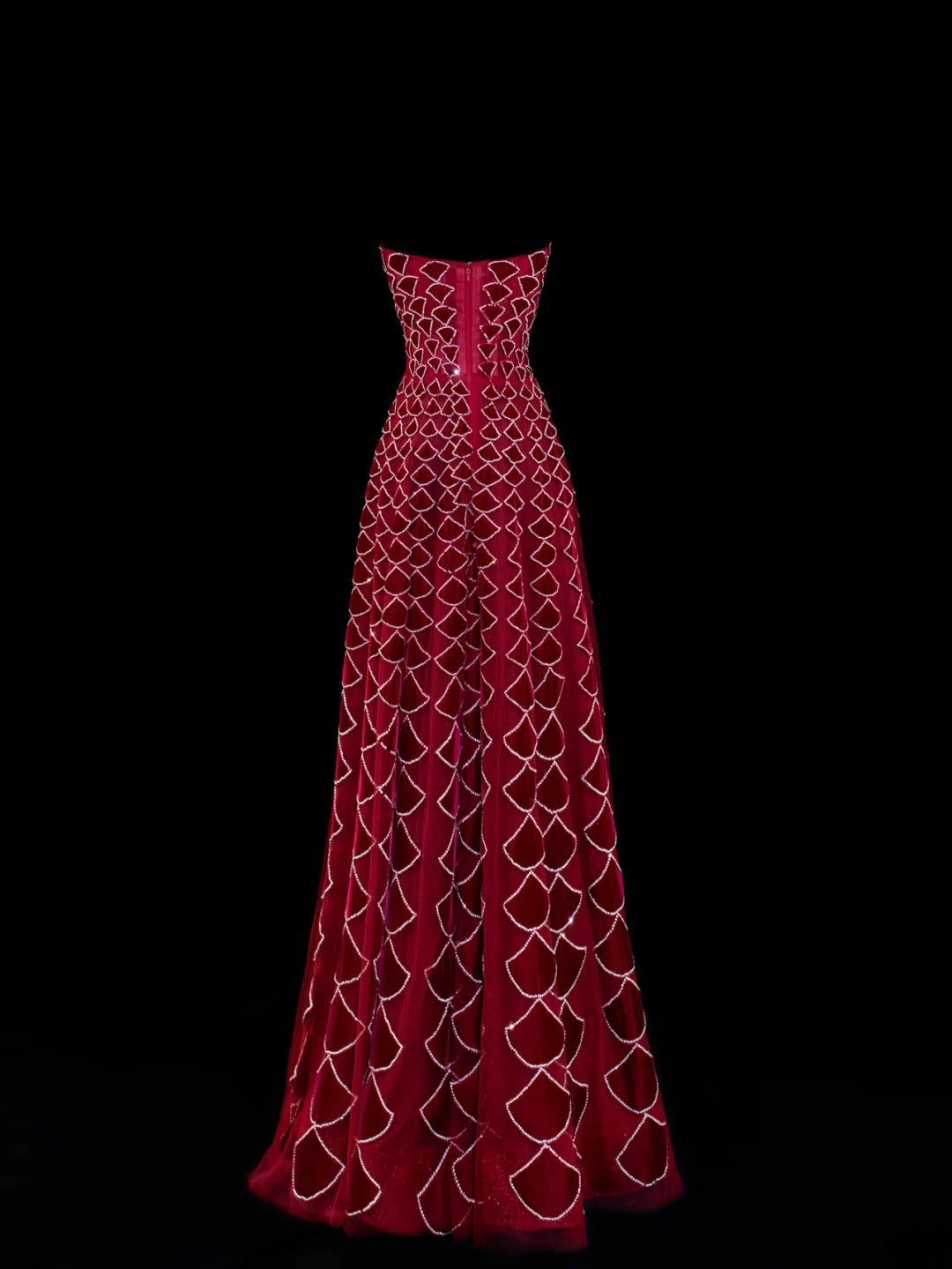 Elegantes, trägerloses Ballkleid aus burgunderrotem Samt mit aufwendiger Perlenstickerei, langes Abendkleid SA058