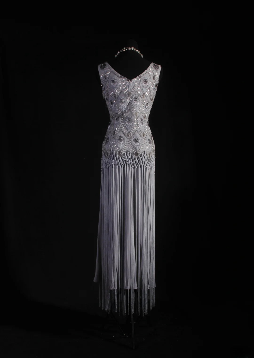 Vintage Etuikleid mit V-Ausschnitt, Spitze, silbergrau, Quasten und Perlen, langes Partykleid im eleganten Retro-Stil der 1950er Jahre, ideal für Geburtstage, Abendessen und Abschlussbälle (AS058)