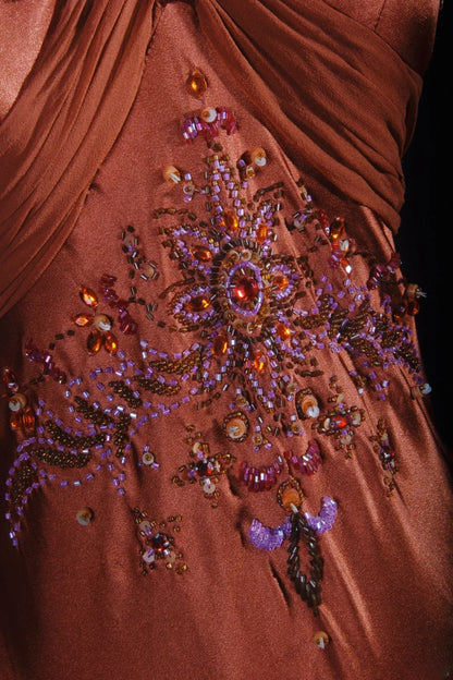 Robe de soirée vintage fourreau dos nu en satin et dentelle avec perles, style rétro années 50, idéale pour un anniversaire, un dîner ou un bal de promo (AS059)