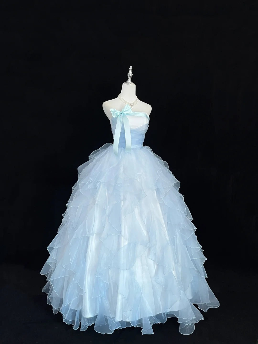 Stunning Ball Gown Strapless Blue Tulle With Tiered Layers Quince Dress Voluminous Sweet 16 Sweet Sixteen Outfits Vestido de RB7431