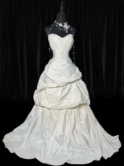 Robe de mariée longue vintage années 1960, robe de princesse bustier style années 1960 avec traîne à volants plissés, robe de mariée blanche AS061