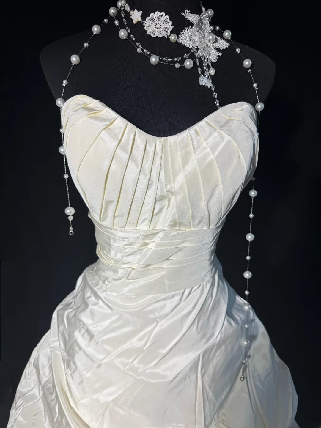 Robe de mariée longue vintage années 1960, robe de princesse bustier style années 1960 avec traîne à volants plissés, robe de mariée blanche AS061