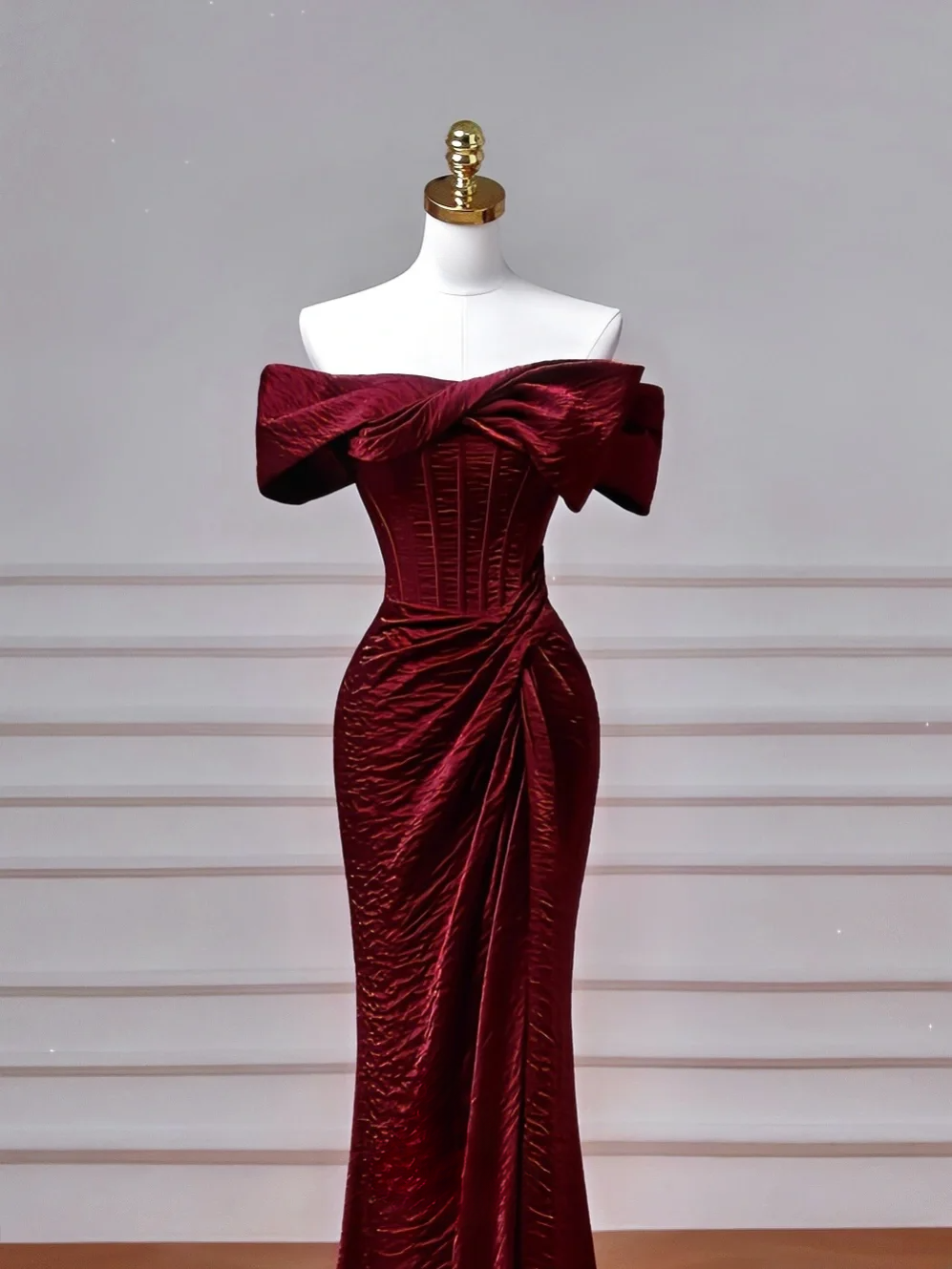 Robe de bal longue bordeaux à épaules dénudées et manches courtes, style sirène simple, référence AQ062